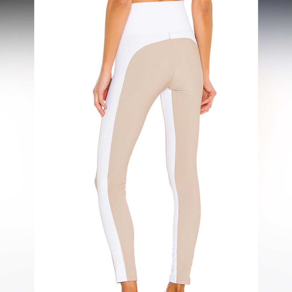 Beach Riot Color Block Leggings in Taupe & White